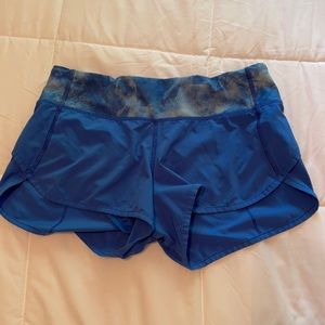 Lulu lemon speed up low rise 2.5” short